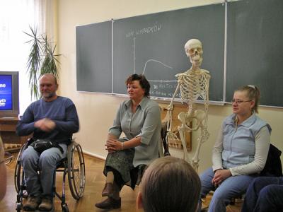 SP w Sierakowicach 2004